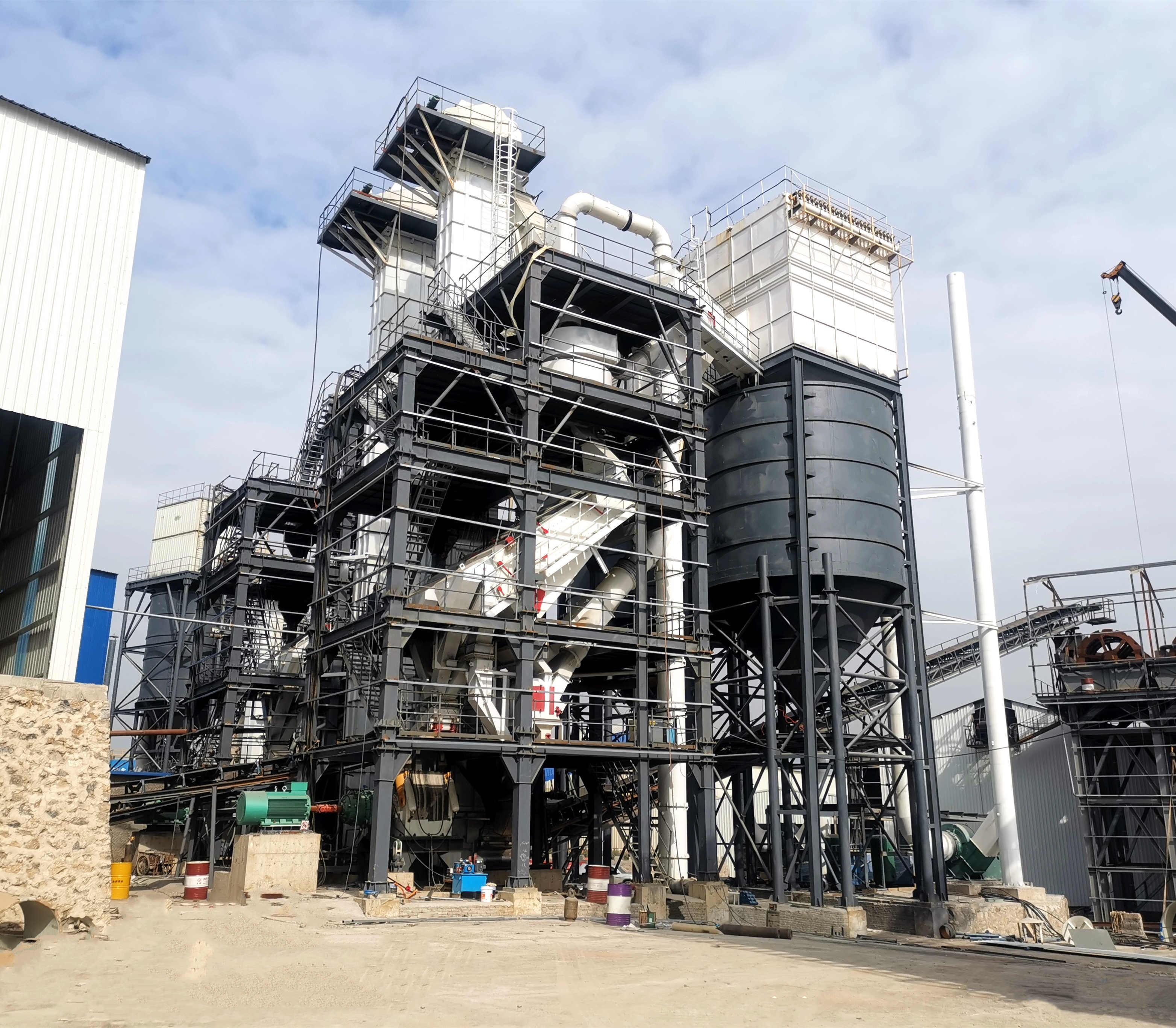 塔樓式制砂生產(chǎn)線（制砂樓），實(shí)現(xiàn)生產(chǎn)空間的最大化利用