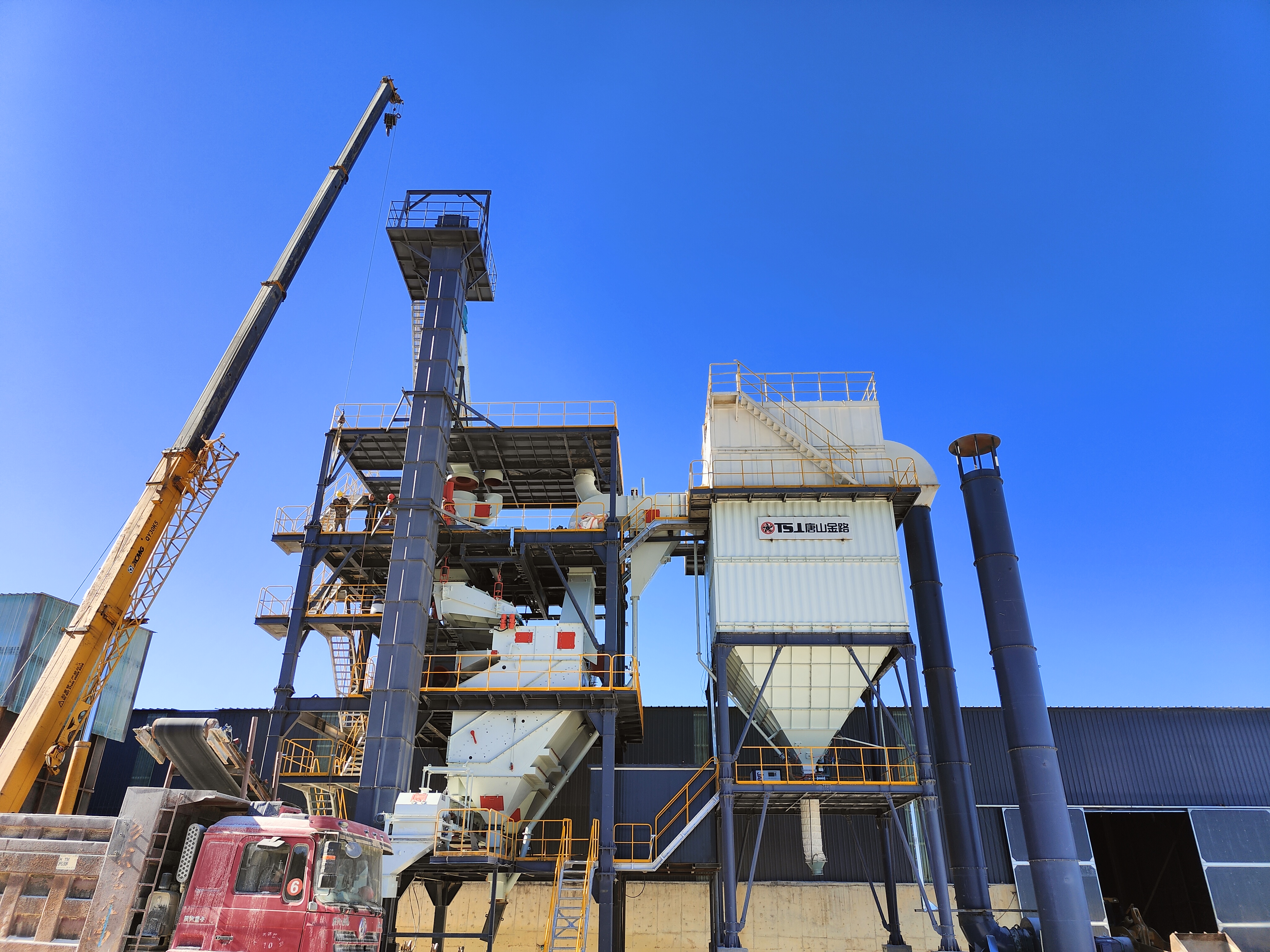 干法制砂樓：機(jī)制砂配比可調(diào)、含粉率可控，實(shí)現(xiàn)全年穩(wěn)定生產(chǎn)的核心利器